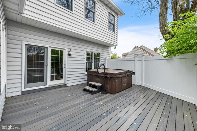 360 DEW DROP RD, York, PA 17402