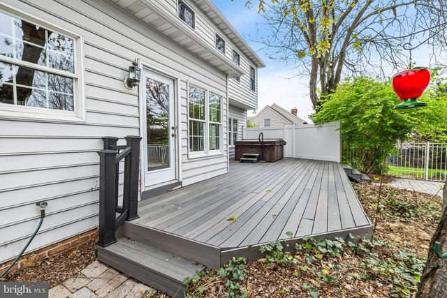 360 DEW DROP RD, York, PA 17402