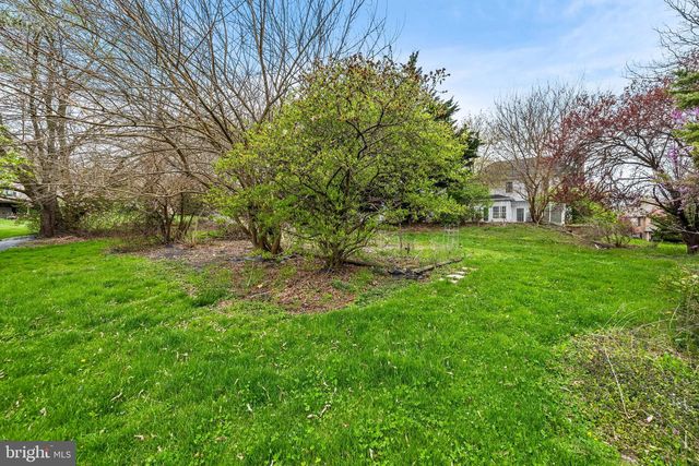 360 DEW DROP RD, York, PA 17402
