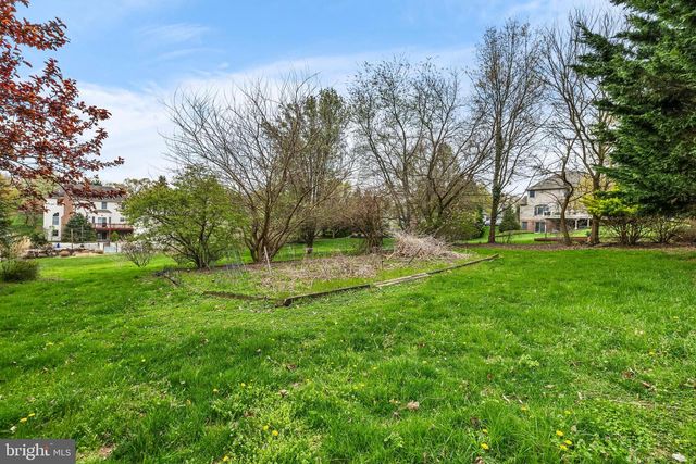 360 DEW DROP RD, York, PA 17402
