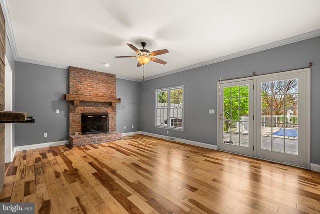 360 DEW DROP RD, York, PA 17402