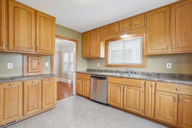 2113 S 59th STREET, West Allis, WI 53219
