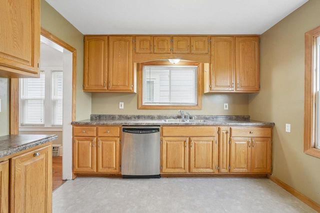 2113 S 59th STREET, West Allis, WI 53219