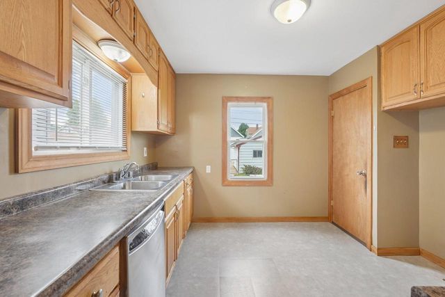 2113 S 59th STREET, West Allis, WI 53219
