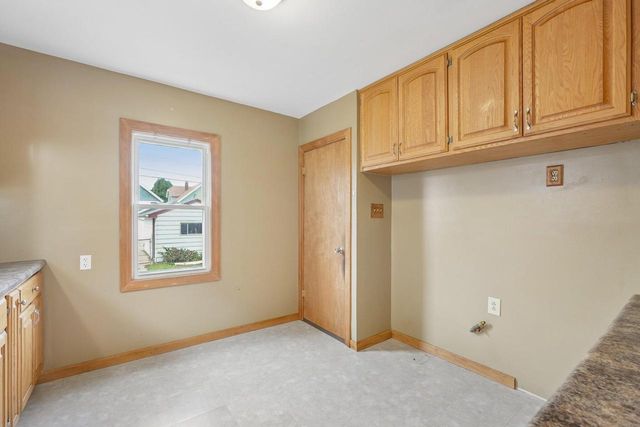 2113 S 59th STREET, West Allis, WI 53219