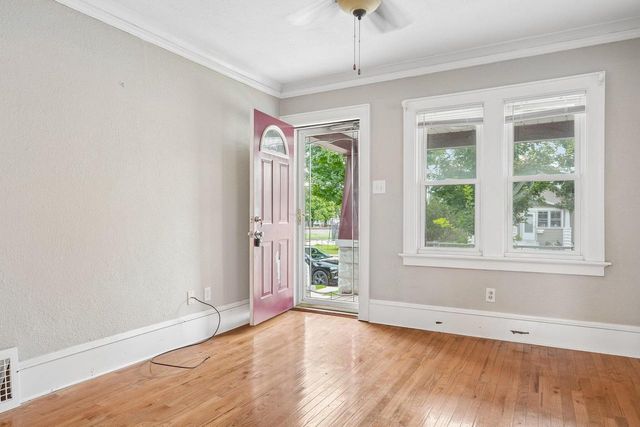 2113 S 59th STREET, West Allis, WI 53219