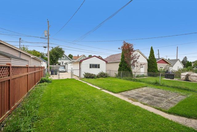2113 S 59th STREET, West Allis, WI 53219