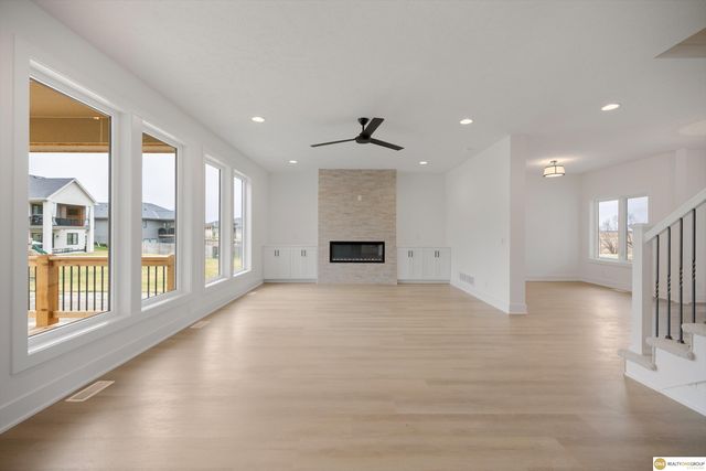 5504 N 205 Street, Elkhorn, NE 68022