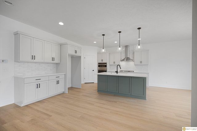 5504 N 205 Street, Elkhorn, NE 68022