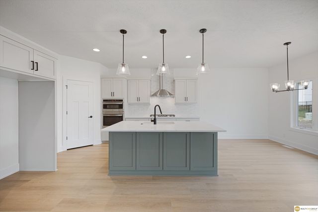 5504 N 205 Street, Elkhorn, NE 68022