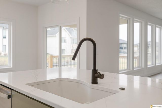 5504 N 205 Street, Elkhorn, NE 68022