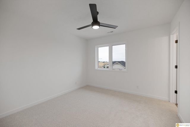 5504 N 205 Street, Elkhorn, NE 68022