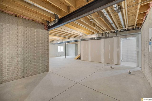 5504 N 205 Street, Elkhorn, NE 68022