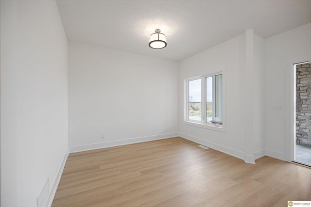 5504 N 205 Street, Elkhorn, NE 68022