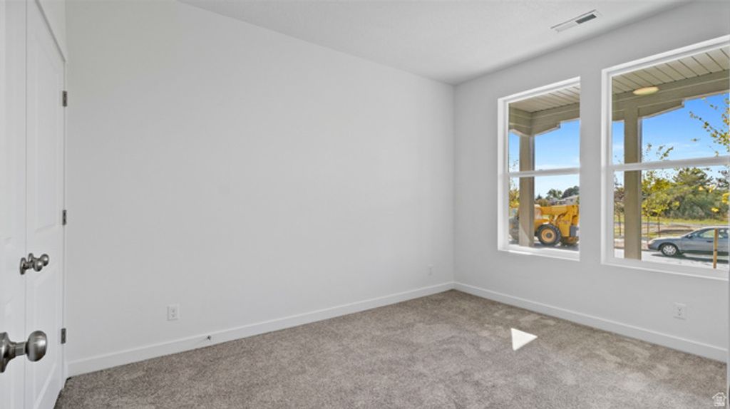 Image 4 of property listing at 1483 N 1875 W #160, Layton, UT 84041