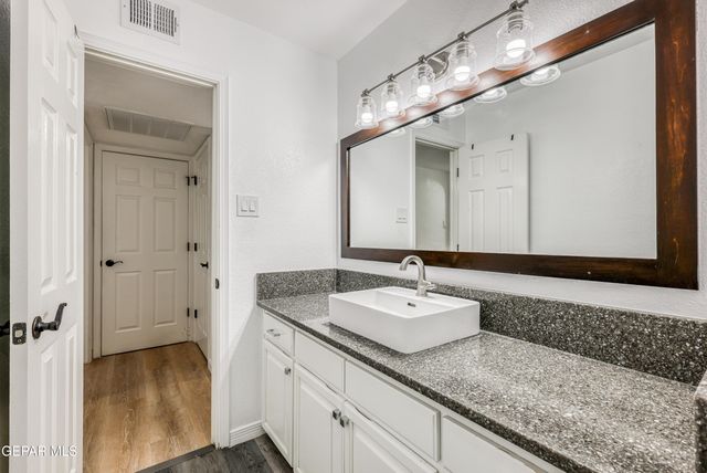 4433 N Stanton Street E 316, El Paso, TX 79902