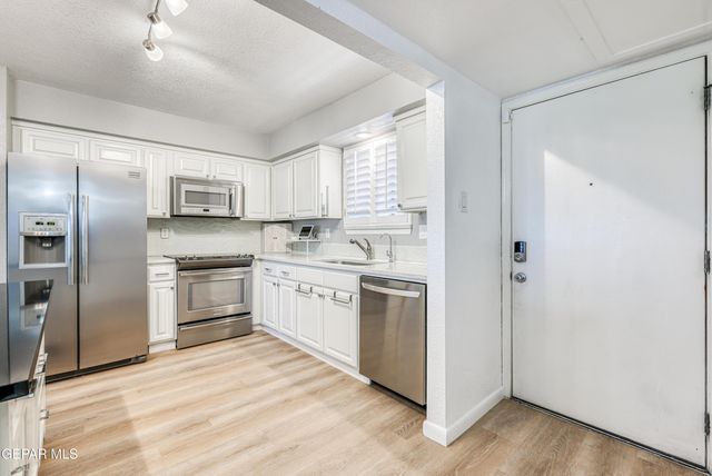 4433 N Stanton Street E 316, El Paso, TX 79902