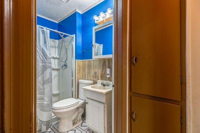 919 N 10th, Salina, KS 67401