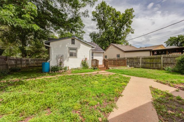 919 N 10th, Salina, KS 67401