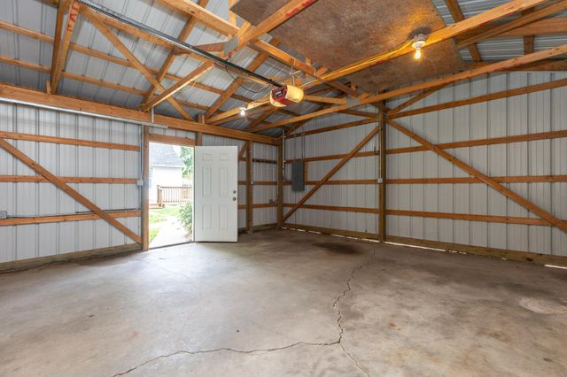 919 N 10th, Salina, KS 67401