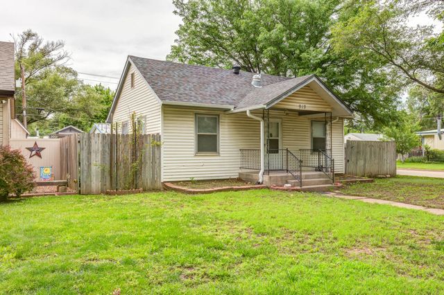 919 N 10th, Salina, KS 67401