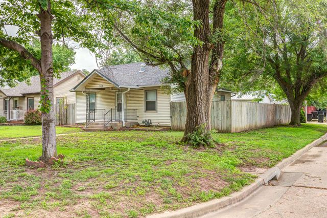 919 N 10th, Salina, KS 67401