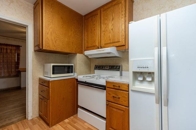 919 N 10th, Salina, KS 67401
