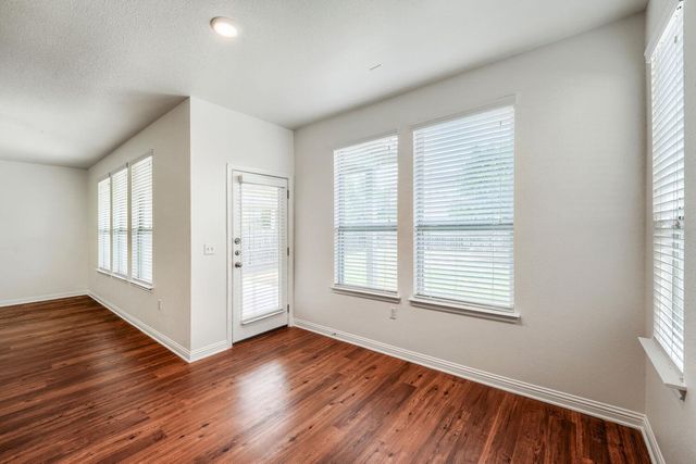 8106 Dampton LN, Austin, TX 78744