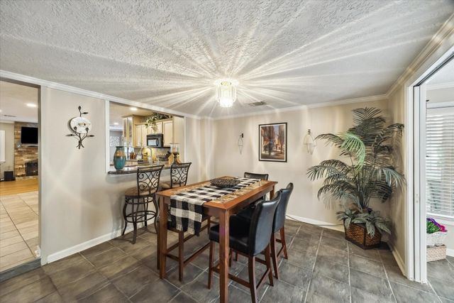 1423 Richelieu Lane, Houston, TX 77018