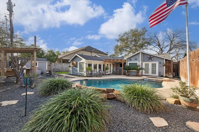 1423 Richelieu Lane, Houston, TX 77018