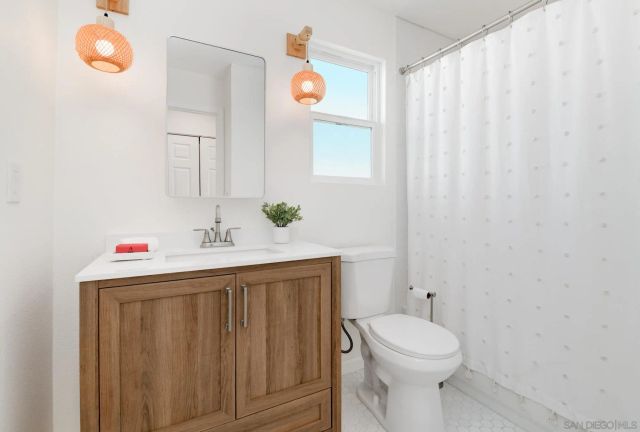 1129 Bonita Dr, Encinitas, CA 92024