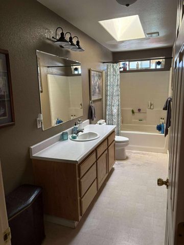 4260 Lakeview Dr, Ione, CA 95640