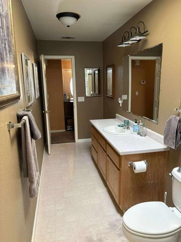 4260 Lakeview Dr, Ione, CA 95640