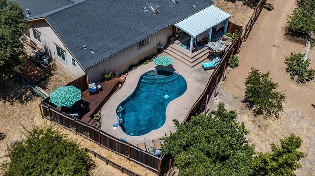 4260 Lakeview Dr, Ione, CA 95640