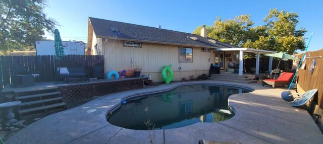 4260 Lakeview Dr, Ione, CA 95640