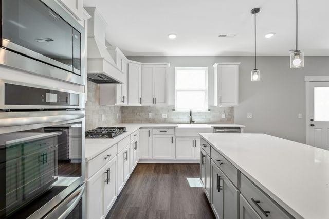 4213 Burton Dr, White House, TN 37188