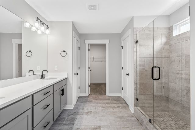 4213 Burton Dr, White House, TN 37188