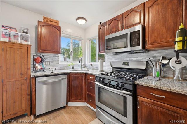 12035 Royal Grand, Redford Charter Township, MI 48239