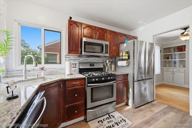 12035 Royal Grand, Redford Charter Township, MI 48239