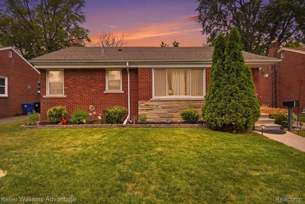 12035 Royal Grand, Redford Charter Township, MI 48239