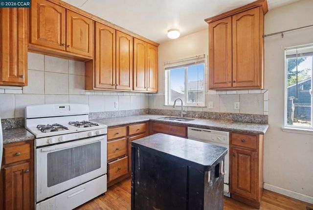 1912 Lincoln Ave, Richmond, CA 94801