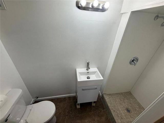 10342 Tullis Avenue, Kansas City, MO 64134