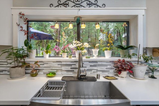 12688 Valley View Rd, Nevada City, CA 95959