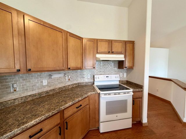 4011 Creekside Drive, Janesville, WI 53548