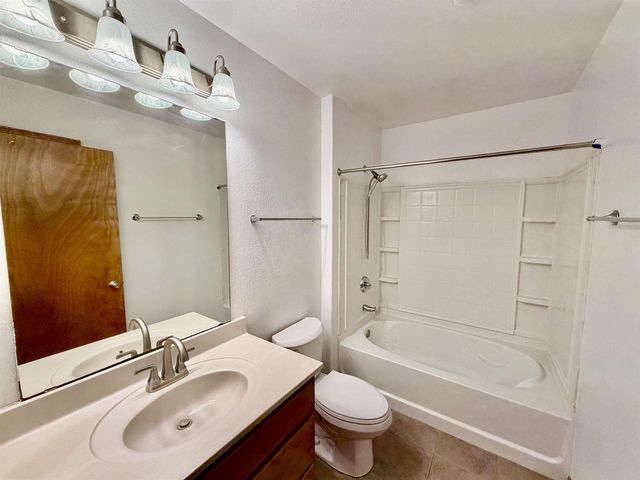 4011 Creekside Drive, Janesville, WI 53548
