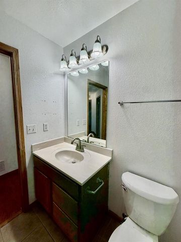 4011 Creekside Drive, Janesville, WI 53548