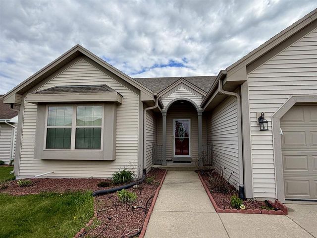 4011 Creekside Drive, Janesville, WI 53548