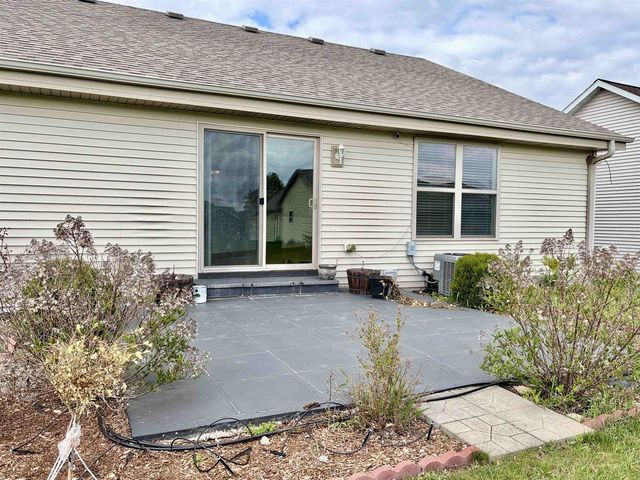 4011 Creekside Drive, Janesville, WI 53548