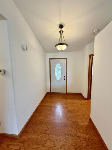 4011 Creekside Drive, Janesville, WI 53548