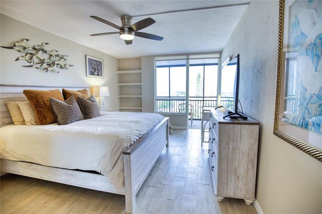 627 ALHAMBRA ROAD 701, Venice, FL 34285